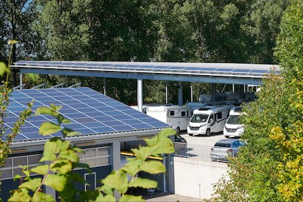 Photovoltaikanlagen bei einem Camping-Händler in Deißlingen bei Villingen-Schwenningen.