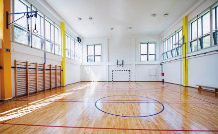 Sensoren messen, ob die Turnhalle korrekt belüftet wird.