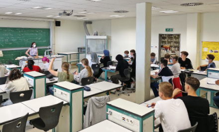 In zwei Schulen messen Sensoren den CO2-Gehalt in der Raumluft. Datenerfassung und -übermittlung erfolgen mithilfe der Mioty-Funktechnologie.