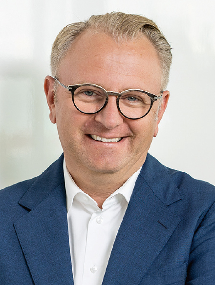 Nikolaus Hagl ist seit 2019 Leiter des Geschäftsbereichs Public & Energy und Mitglied der Geschäftsleitung bei SAP Deutschland.