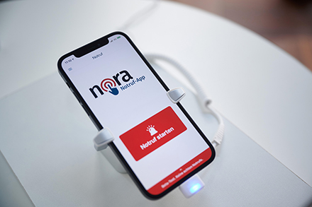 Die Nora-App kann ab sofort in den bekannten App-Stores bezogen werden.