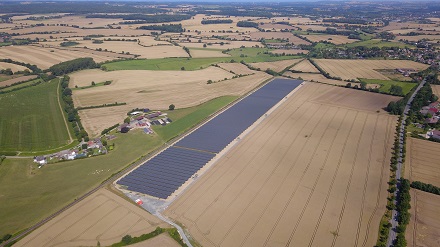Der Solarpark Groß Schlamin leistet 9,9 Megawatt peak und kann rund 3.300 Haushalte versorgen.