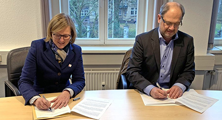 Unterzeichnung der Absichtserklärung über den Aufbau eines Zentrums für Digitalisierung in Einbeck.