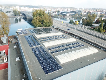 Die PV-Anlage auf dem Dach der Konstanzer Schänzlehalle wurde von Bürgern finanziert.