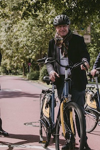 Münsters OB Markus Klewe sattelt das Rad für mehr Klimaschutz.