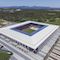 Auf dem Dach des neuen Fußball-Stadions des SC Freiburg wird ein Solarkraftwerk errichtet.