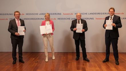 Hessen: Land und kommunale Spitzenverbände unterzeichnen Eckpunktepapier zum Ausbau der digitalen Infrastruktur.