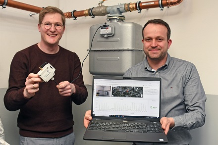 SWTE-Projektleiter Daniel Georg (r.) und Ingenieur Christoph Mersch erklären, worauf es beim Energie-Management ankommt.