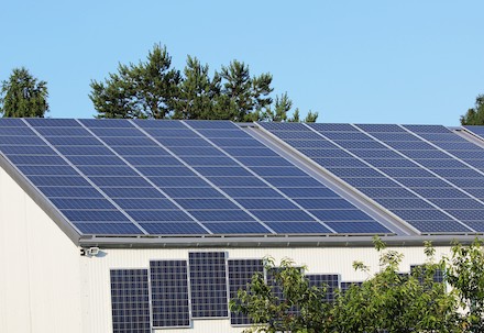 Ob sich die Anschaffung einer Photovoltaikanlage lohnt, lässt sich in Bad Dürkheim durch Energieberater einschätzen.