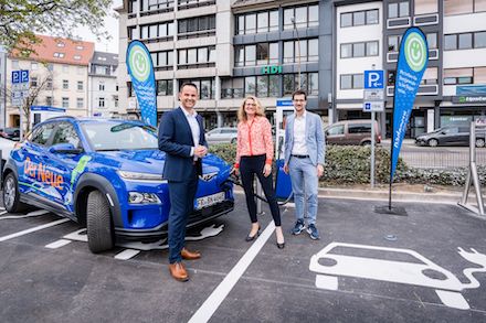 In Freiburg wurde eine Schnellladepark für Elektroautos eröffnet.