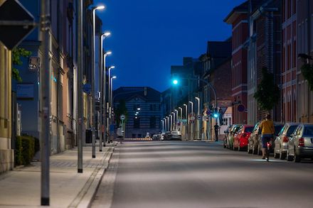 In der Stadt Weimar werden ab 1. Juni die Straßenlaternen später ein- und früher ausgeschaltet.