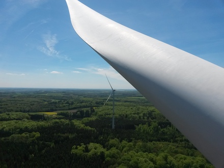 Gesetz verleiht Flügel: Der Ausbau der Windkraft an Land soll deutlich beschleunigt werden.