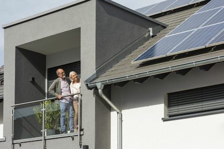 Ab 1. Januar 2023 greift die Solarpflicht im Südwesten auch für bestehende Gebäude – wenn das Dach grundlegend saniert wird.
