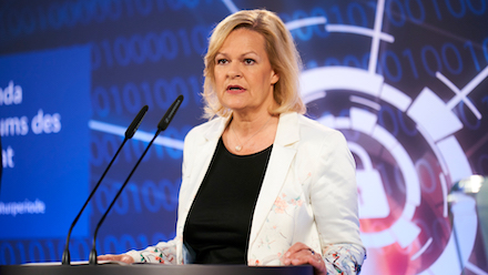 Bundesinnenministerin Nancy Faeser stellt Cyber-Sicherheitsagenda vor.
