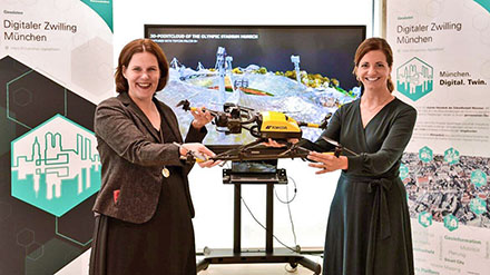Bei der Vorstellung des digitalen Zwillings der Stadt München waren Bürgermeisterin Verena Dietl (l.) und Kommunalreferentin Kristina Frank begehrte Interviewpartnerinnen.