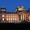 Energiesparmaßnahmen des Bundestags: Reichstagskuppel bleibt nachts künftig dunkel. 
