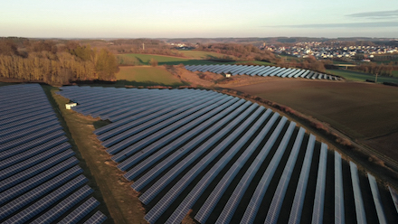 Die vier PV-Freiflächenanlagen in der Kommune produzieren insgesamt 25 Megawatt erneuerbaren Strom.
