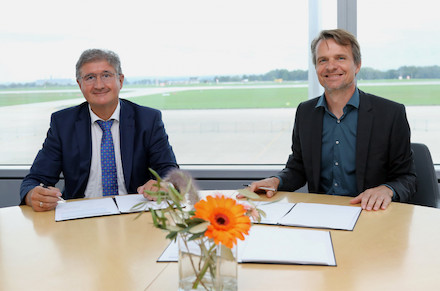 Vertragsunterzeichnung für die Weiterentwicklung der Portale service-bw und Amt24.