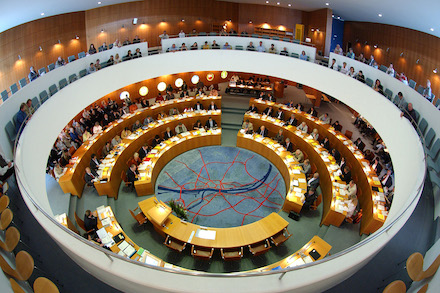 Rheinland-Pfalz: Ratsmitglieder sollen künftig auch außerhalb von Ausnahmesituationen digital an Sitzungen teilnehmen können.