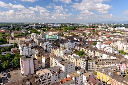 Stadt Ludwigshafen: Ab sofort sollen sämtliche Neubauten der Stadt Ludwigshafen zu 100 Prozent klimaneutral ausgeführt werden.