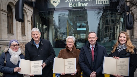 Überreichung der Förderbescheide für das Berliner Forschungsprojekt E-Bus 2030+.