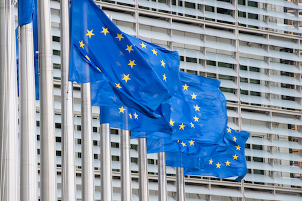 EU-Kommission will Cyber-Sicherheit bei der Nutzung mobiler Geräte erhöhen. 