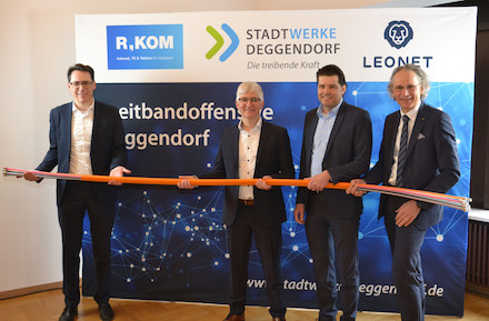 In Deggendorf kooperieren die Stadtwerke jetzt mit Leonet und R-KOM beim Glasfaserausbau.