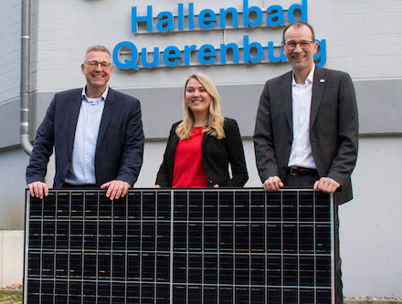 Inbetriebnahme der Photovoltaikanlage bei den WasserWelten in Bochum.