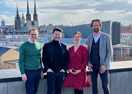 Projektstart über den Dächern der Stadt: Die Unternehmen GISA und EWERK Consulting wollen für Halle (Saale) ein digitales Mustergesundheitsamt umsetzen.