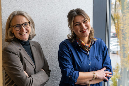 Beraterin Frau Jaeger und Frau Erdogrul, Koordinatorin für kommunale Entwicklungspolitik der Stadt Recklinghausen, sind mit der Netzwerkarbeit zufrieden.