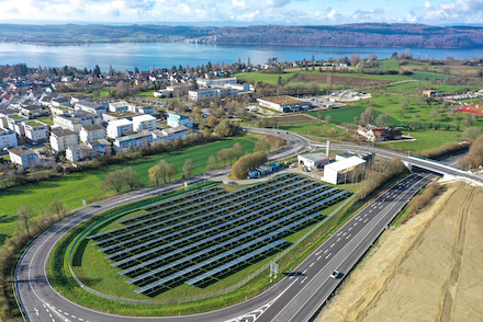 Die neue Solarthermieanlage auf dem Energiefeld Überlingen.