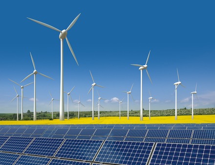 Die EU will den Ausbau von erneuerbaren Energien und Netzen beschleunigen.