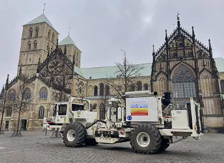 Ende 2021 führten Vibrotrucks seismische Untersuchungen in der Domstadt Münster durch.