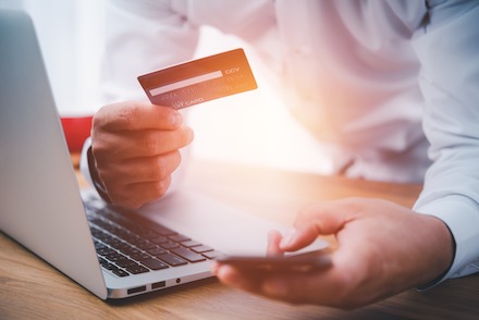In Hessen können zahlreiche Verwaltungsgebühren jetzt online bezahlt werden. 