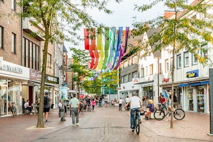 Berliner Straße Gütersloh: Sensoren sollen Aufschluss darüber geben, wie viele Besucher sich in der Stadt aufhalten.