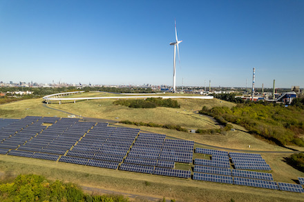 Hamburger Energieberg Georgswerder auf der ehemaligen Mülldeponie.