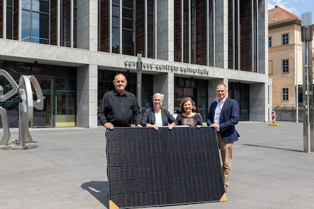 Die Weimarhalle erhält jetzt eine Photovoltaikanlage.