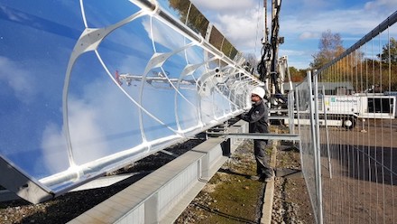 Solarthermie und Wärmespeicher sind eine mögliche Technologiekombination, um kommunale Wärmenetze nachhaltig und zukunftsfest zu machen.