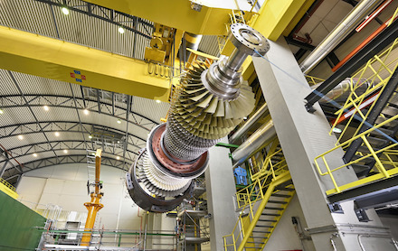 Wien Energie, RheinEnergie, Siemens Energy und VERBUND mischen in einer Kraft-Wärme-Kopplungsanlage erstmals Wasserstoff mit Erdgas.