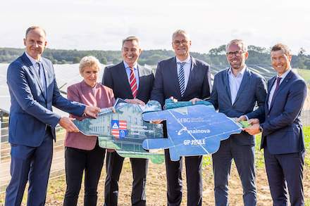 Einer der größten deutschen PV-Parks im Boitzenburger Land liefert seit 19. September Strom.