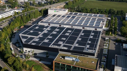 BayWa r.e. Solar Trade eröffnet ihre Neubauten für Büros, Logistik- und Lagerflächen mit der größten PV-Anlage Tübingens.