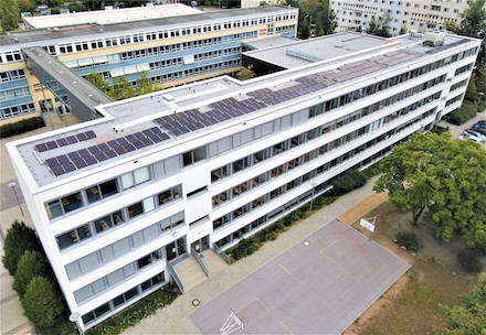 Die Anton-Philipp-Reclam-Schule in Leipzig verfügt jetzt über eine neue Photovoltaikanlage.