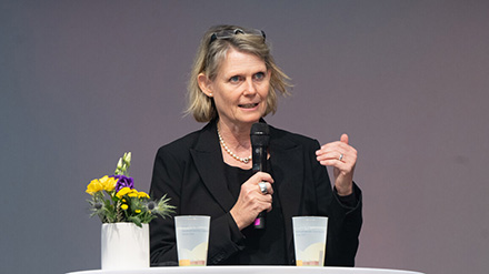 Judith Pirscher, Staatssekretärin im BMBF, nahm an der Eröffnung des ersten wasserstoffbetriebenen Heizkraftwerkes in Leipzig teil.