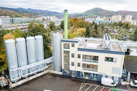 Eine neue Energiezentrale sorgt dafür, dass die Abwärme der Molkerei Schwarzwaldmilch in das Freiburger Wärmenetz eingespeist wird.
