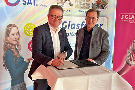 Die Deutsche Telekom und die Kommunikationstechnikfirma Kabel + Sat Bergen wollen auf Rügen gemeinsam das FTTH-Glasfasernetz des regionalen Zweckverbands betreiben.