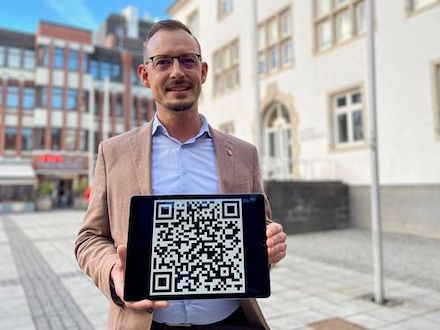 Grevenbroich: Smart-City-Manager Christian Henicke wirbt für Bürgerumfrage zu Smart City.