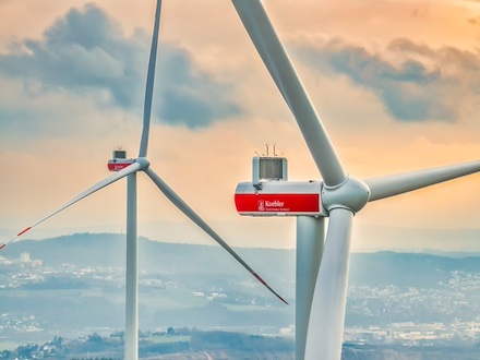 Die zwei Anlagen des Windparks Wetzlar-Blasbach liefern für die Koehler-Gruppe ab sofort den ersten Strom aus Windkraft in Deutschland.