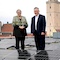 Bürgermeisterin Petra Kleine und Oberbürgermeister Christian Scharpf auf dem Dach des Neuen Rathauses in Ingolstadt.