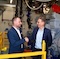 Tobias Schnell, Geschäftsführer von Rolls-Royce Solutions Augsburg GmbH und swa-Vertriebsleiter Ulrich Längle planen die Nutzung industrieller Abwärme.